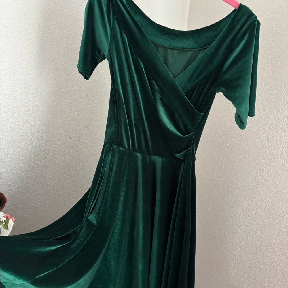 Elegant Green Velvet Dress